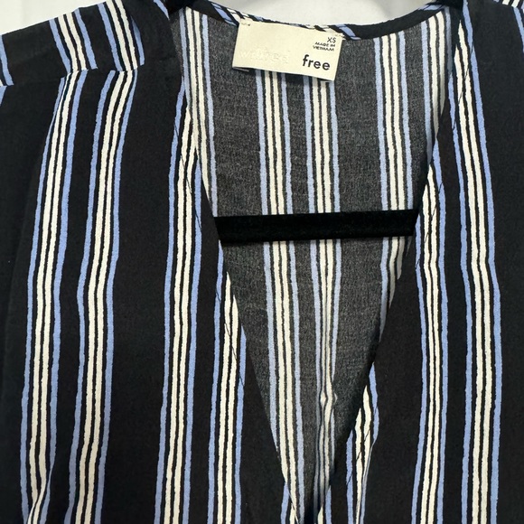 Aritzia Wilfred Free Midi Wrap Dress - Picture 4 of 4